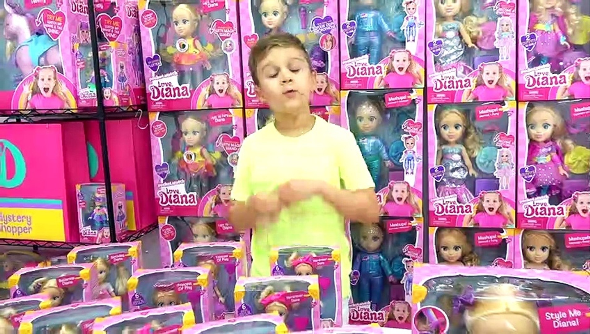 Roma pretends to run his own Dolls shop ''Love, Diana''