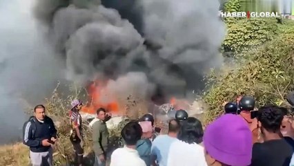Nepal'de yolcu uçağı düştü