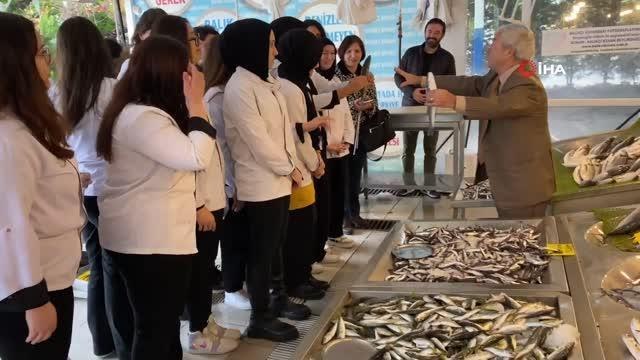 Geleceğin şefleri Balıkçı Kenan'da mutfağa girdi