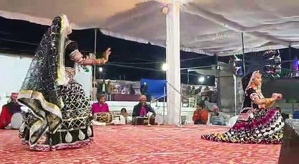 video देखें फ्रांस से आई मंजू सपेरा का लोक नृत्य