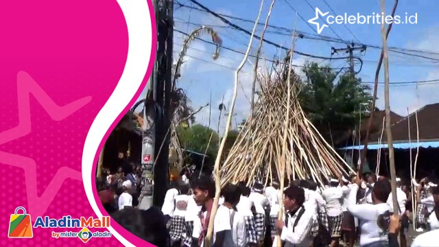 Menilik Tradisi Mekotek di Bali, Sambut Hari Raya Kuningan