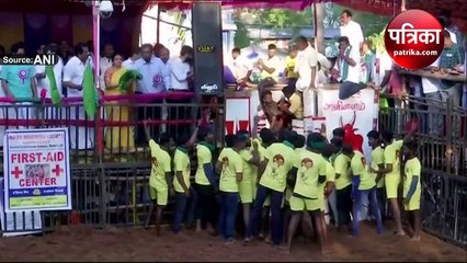 तमिलनाडु: जल्लीकट्टू में बैल पड़कने में 19 लोग घायल, देंखे खतरनाक खेल का Video