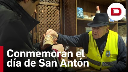 La Iglesia de San Antón acoge la venta de panecillos