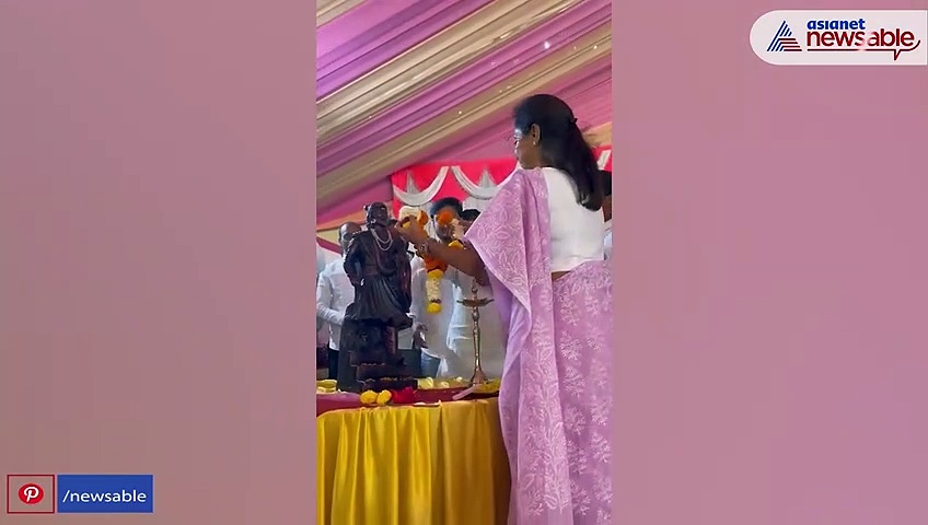 NCP MP Supriya Sule's saree catches fire at Pune event (WATCH)