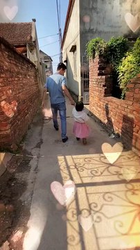 Bà nội nhảy lên vui sướng khi các con bí mật “mang cháu nội về” ăn Tết