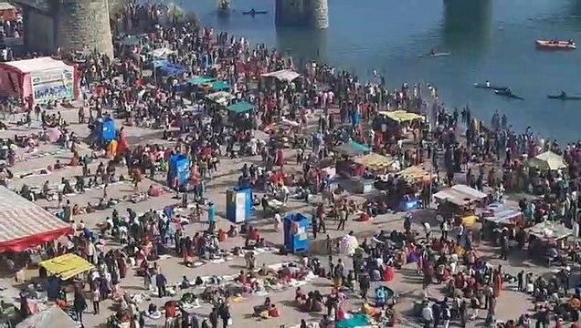 मकर संक्रांति: नर्मदातटों में उमड़ा आस्था का सैलाब, पुण्यकाल में लगाई डुबकी, देखें वीडियो