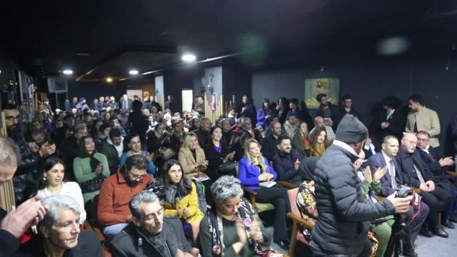 Hacer Foggo: Siyaset, Sadece Yoksul Mahalleye Gidip, Fotoğraf Çekip Sosyal Medyada Paylaşmak Olmamalı