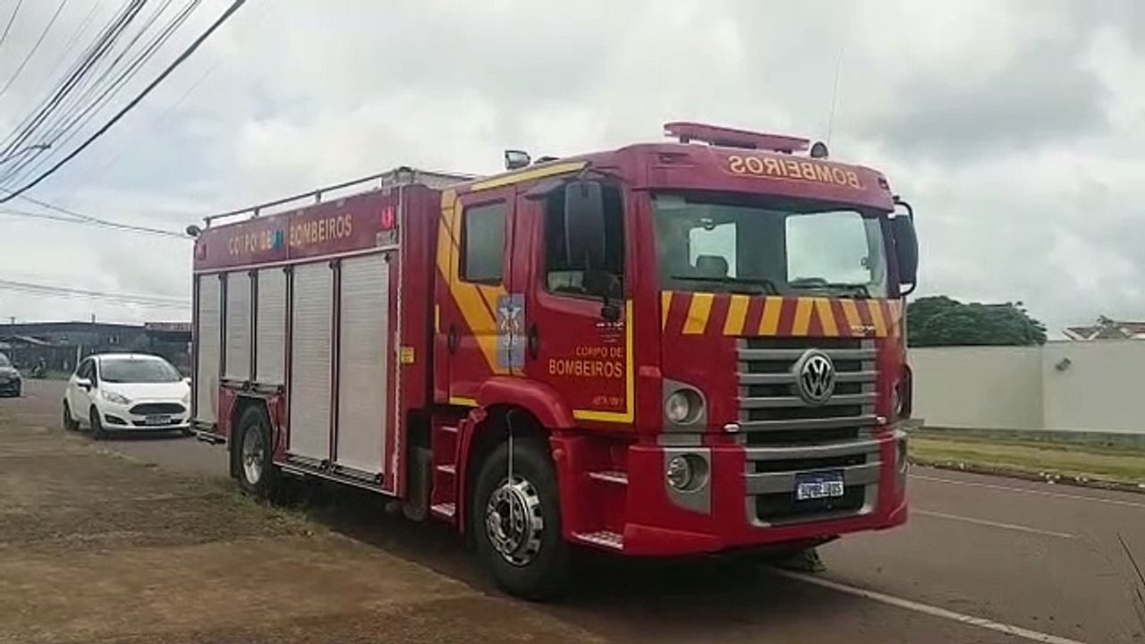 Bombeiros controlam incêndio em lixeira no Pioneiros Catarinenses