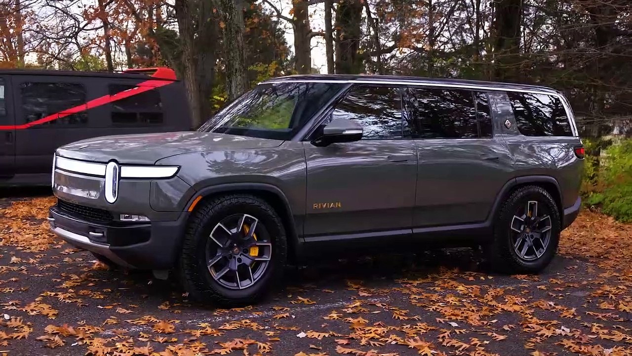2023 Rivian R1S - impressive Luxury Large Electric SUV!