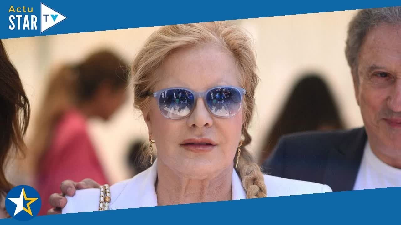 "Tu peux fermer ta gu****" : ces piques de Sylvie Vartan que Johnny ne supportait plus contre une im