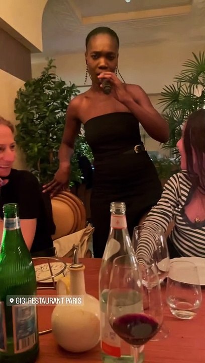 Charlotte Gainsbourg : Sa petite dernière Jo Attal cheveux interminables et déjà un talent de chanteuse ? elle fait le show à seulement 11 ans