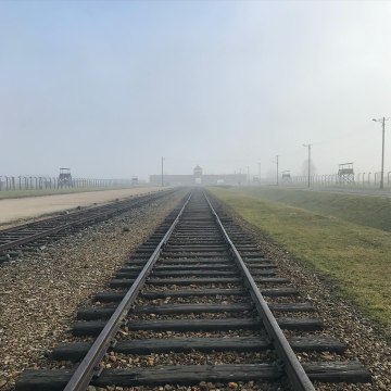 A Auschwitz, les lycéens normands sur les traces des déportés de la Shoah