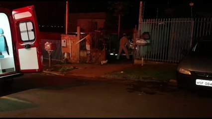 Jovem é baleado no peito e no ombro e pede ajuda a moradores no Belmonte