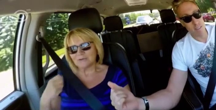 Russell Howard & Mum: USA Road Trip S02 E01