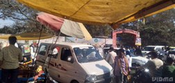 It is very difficult for the passengers to reach the railway station via Budhwari market, there is a continuous jam due to the handcarts.