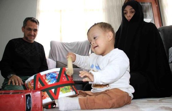 Minik Muhammet yaşama tutunmak için ilik nakli bekliyor