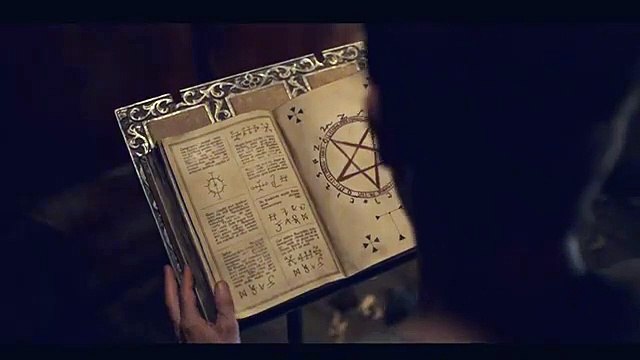 Guillermo del Toro's Cabinet of Curiosities 1x01 - Lot 36 Dottie's Scene Épisode 1 Lot 36 La scène de Dottie Le Cabinet de curiosités de Guillermo del Toro