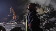 Buscan supervivientes en los escombros del edificio de Dnipro atacado por Rusia