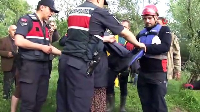 Dere yükseldi, tarlada mahsur kaldılar
