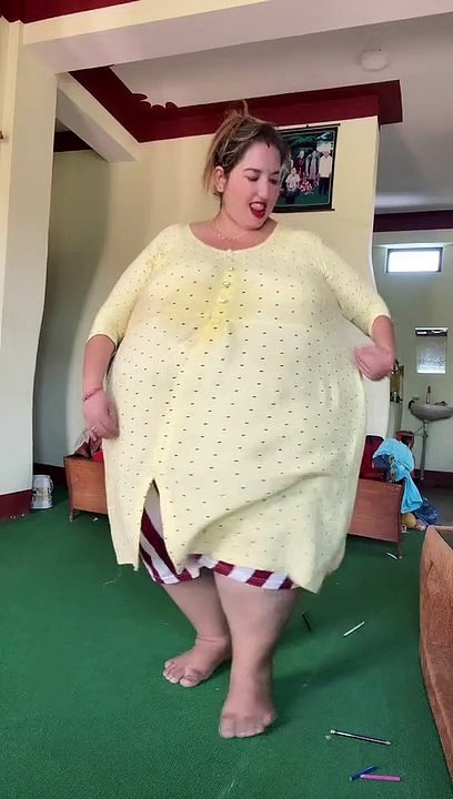Funny lady dancing|entertainment video's|comedy videos