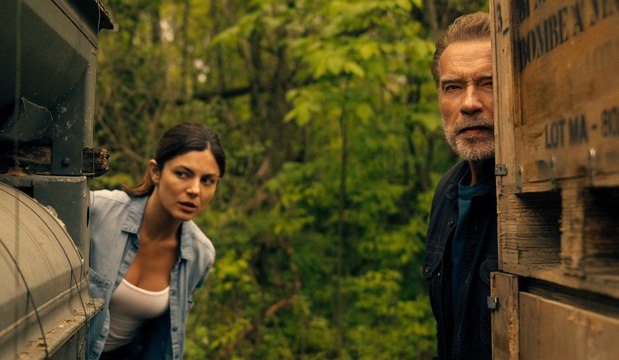 Crítica: 'Fubar', la serie de Netflix con Arnold Schwarzenegger y Monica Barbaro