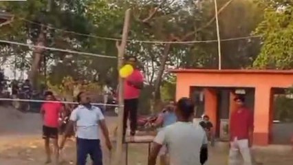 गया: पुलिस और पब्लिक के बीच हुआ वॉलीबॉल मैच, देखने के जुटी दर्शको की भीड़