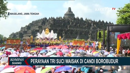 Umat Buddha Padati Kompleks Candi Borobudur untuk Rayakan Waisak!