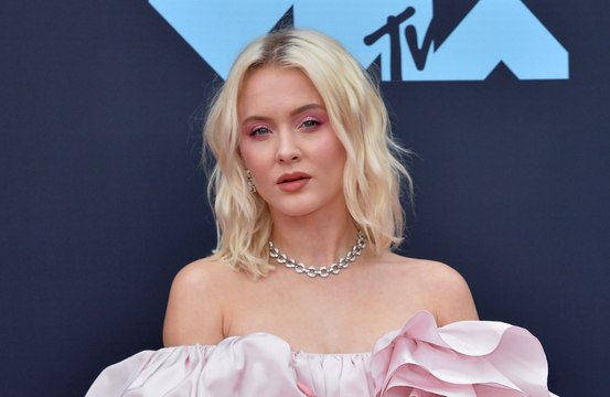 Zara Larsson surrounds herself with women in order to feel 'protected' in the music industry