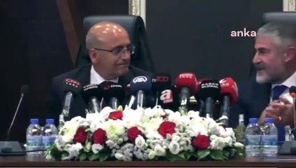 Görevi devreden Nureddin Nebati, devir teslim töreni bitince 'Oh' dedi