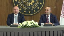 Dernière minute! Mehmet Fatih Kacir, le plus jeune ministre du Cabinet, a succédé à Mustafa Varank.