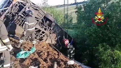 1 personne est décédée dans un accident impliquant un bus et 5 voitures en Italie