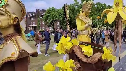 Le musée Van Gogh célèbre son 50e anniversaire avec le festival d'art du tournesol
