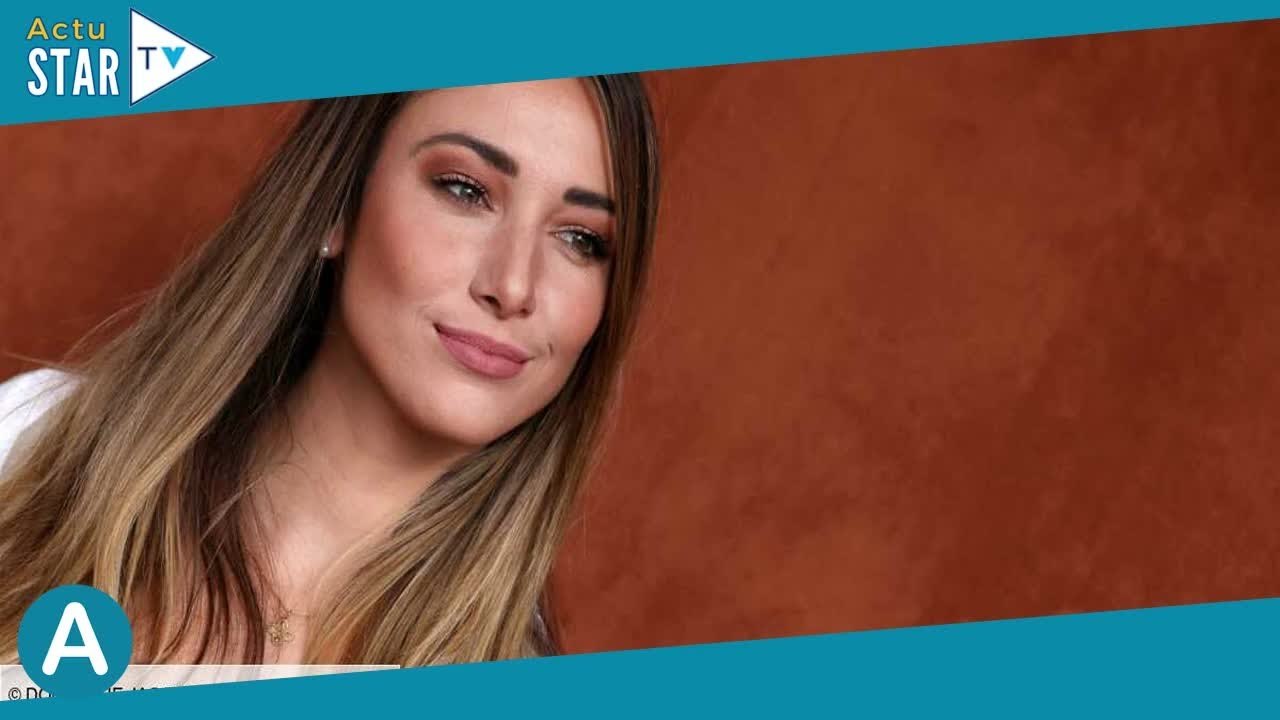 Delphine Wespiser accusée d'avoir retouché ses jambes, elle est défendue par ses fans