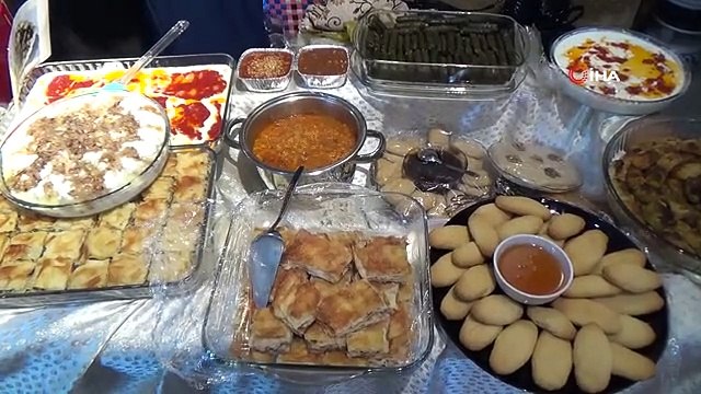 Öğrencilerin Ehram Defilesi Renkli Görüntülere Sahne Oldu