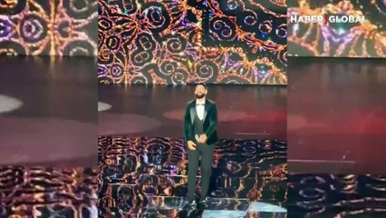 Yunan şarkıcının Tarkan'a olan benzerliği sosyal medyayı salladı