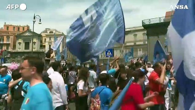 Iniziati a Napoli i festeggiamenti per lo scudetto nel centro della citta'
