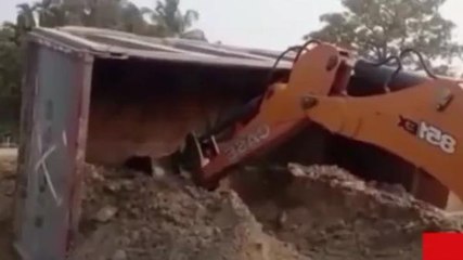 सीधी: मुरम से भरा डंपर वाहन अनियंत्रित होकर पलटा, बड़ी दुर्घटना टली