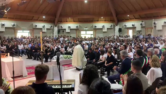 Lacrime e commozione ai funerali di Denise Galatà a Rizziconi