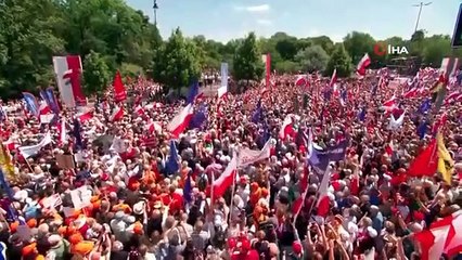 Manifestation anti-gouvernementale de milliers de personnes en Pologne