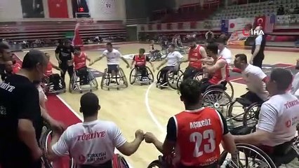 La Turquie a remporté le trophée du championnat en battant les États-Unis en finale