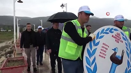 Événement de collecte des ordures organisé à Burdur Lake