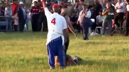 Mustafa Batu est devenu le 98e lutteur en chef de Kavasoğlu et Şamdancıbaşı İbrahim Oil Wrestling à Kırklareli