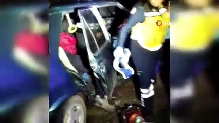 Burdur'da iki otomobil çarpıştı: 5 yaralı