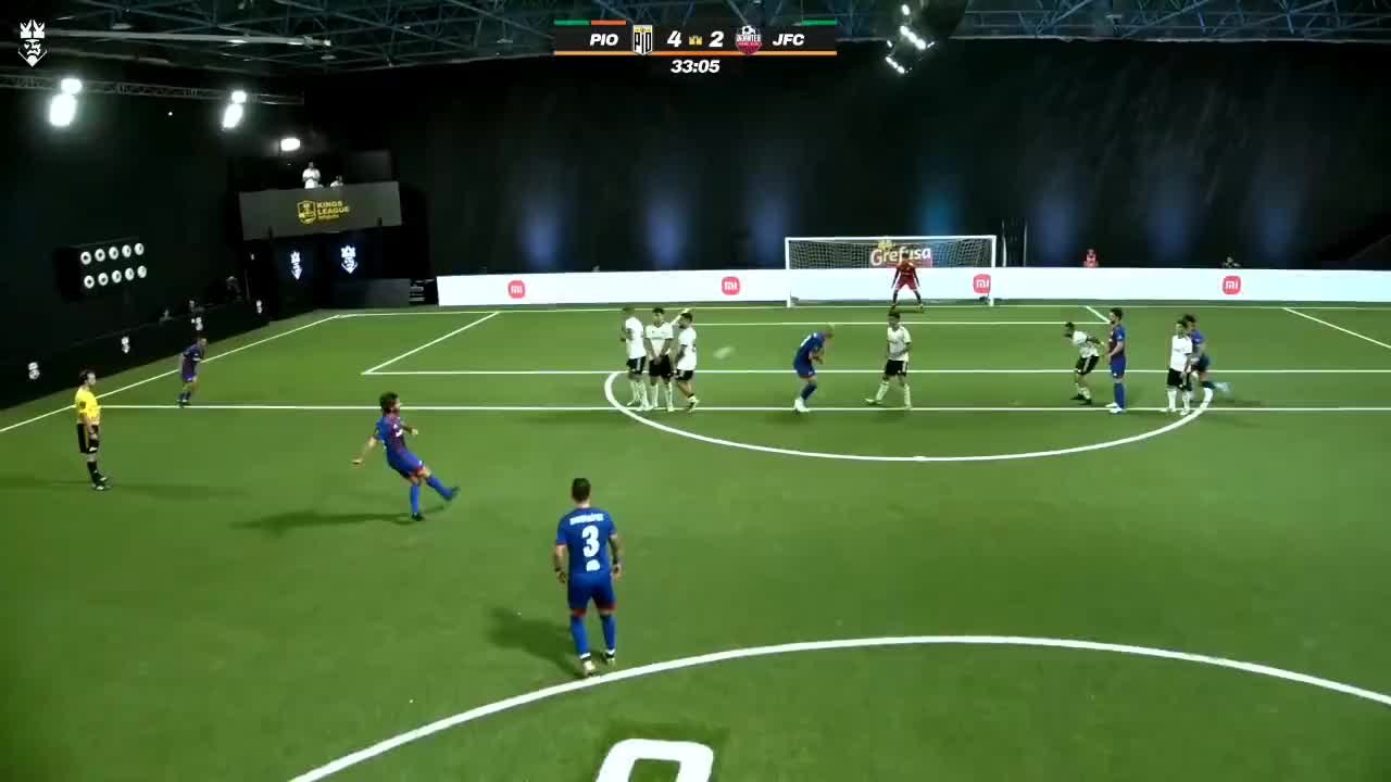 Debuta Pirlo en la Kings League y la primera que tiene hace esta barbaridad: es como el buen vino