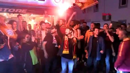 Les fans de Fenerbahce à Ordu célèbrent le championnat de Galatasaray