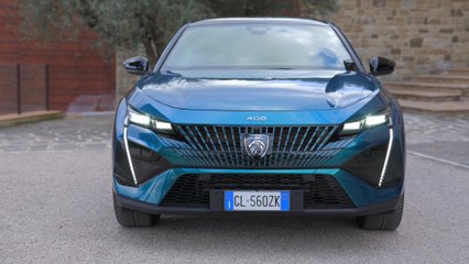 Nuova Peugeot 408 sulle strade delle crete Senesi