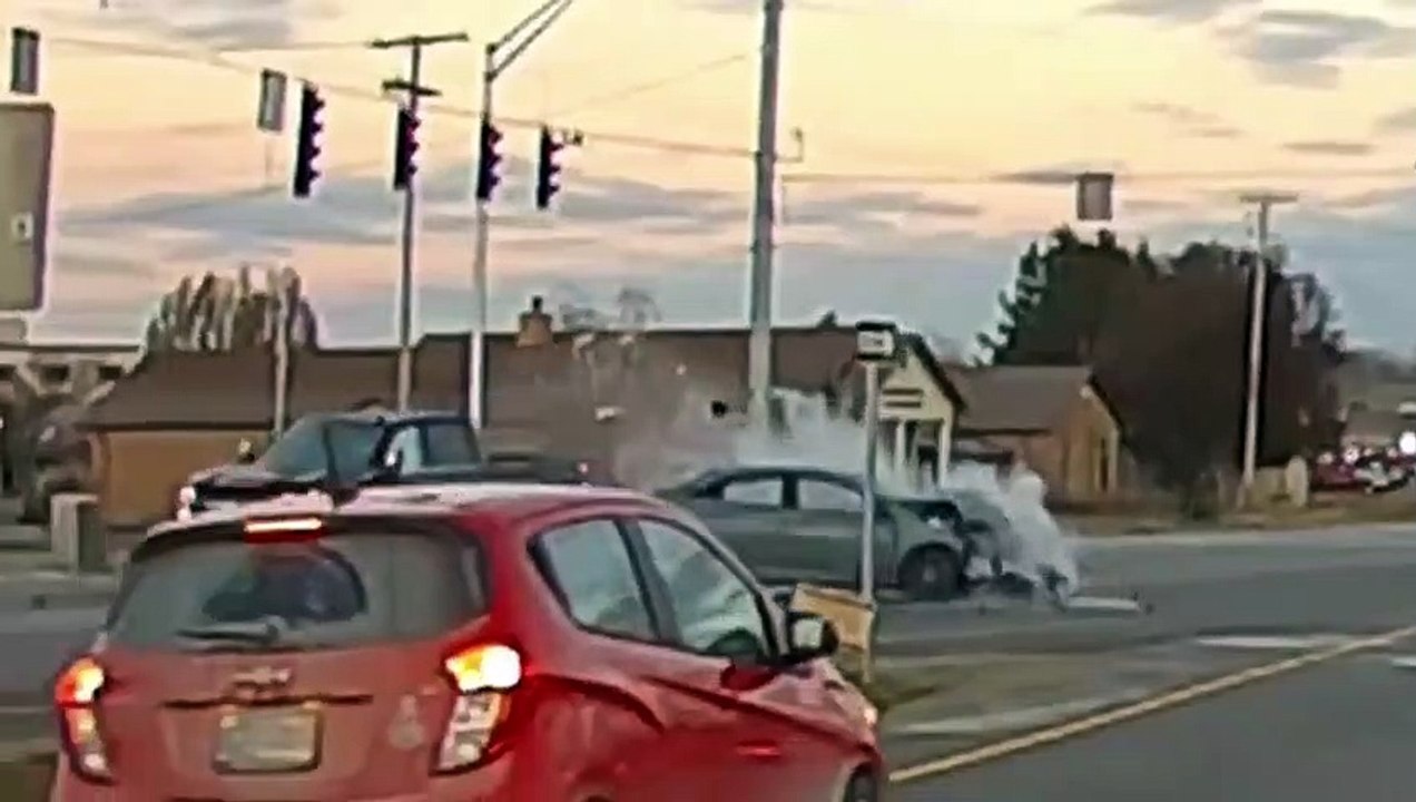 Deadly Car Crash and Idiot Drivers Compilations #128 Latest Cars crashes