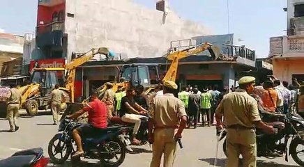 Chitrakoot Video: अब्बास,निखत मिलन कांड मामले में शामिल,सपा नेता के घर शुरू बुलडोजर की कार्रवाई