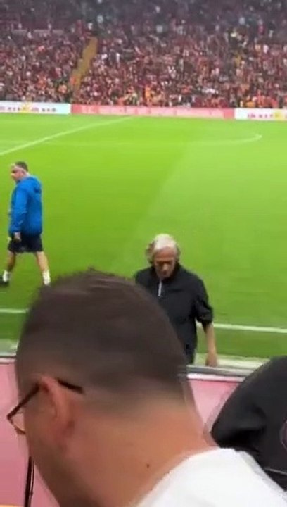 Réponse exaspérante de Jésus à l'appel d'un fan brésilien lors du match de Galatasaray : scandale, envoyez-le immédiatement