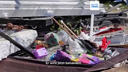 Retter suchen in Dnipro nach Überlebenden